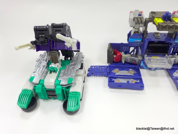 Generations Titans Return Sixshot   In Hand Photos Of Wave 3 Leader Class Figure  (85 of 89)